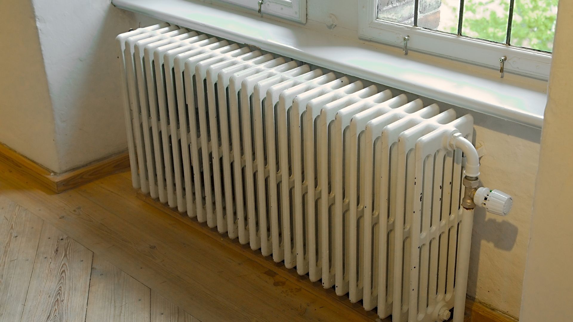 Air Quality at Home 1 - What is your family breathing indoors? The hidden side of dirty air ducts